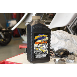 Huile moteur 20 W 50 semi-synthèse Spectro USA Heavy Duty GOLDEN pour Harley-Davidson 745051 Huile Spectro USA
