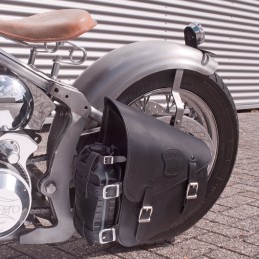 Sacoche de bras oscillant cuir noir avec boucles mates, support et sangles installés 757021 Sacoches pour Softail